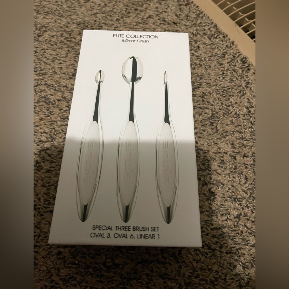 Artis Elite Collection makeup brushes